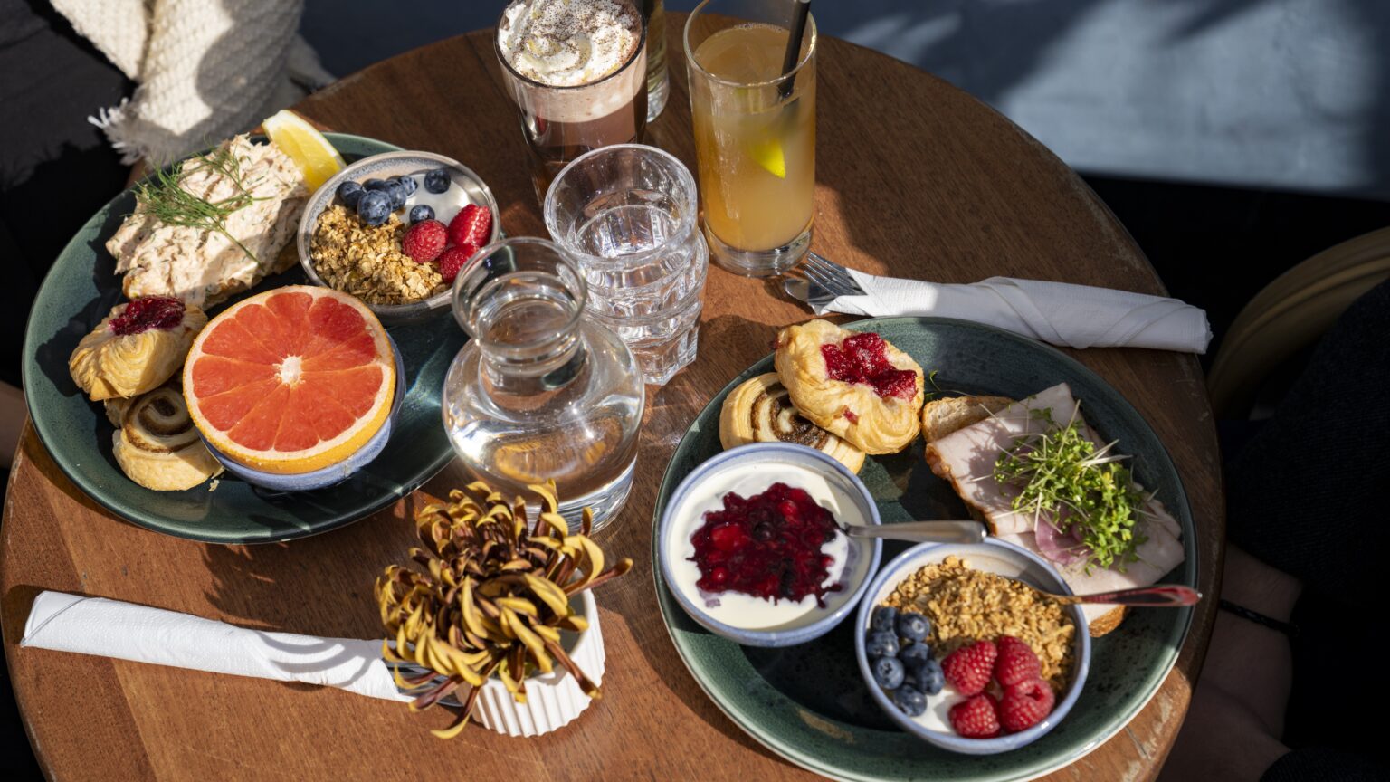 Hyttefadet Charming Restaurant In The Heart Of Nyhavn hyttefadet-charming-restaurant-in-the-heart-of-nyhavn